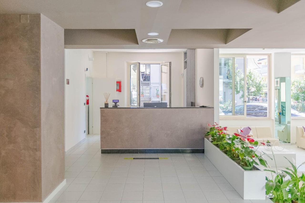 Hotel Confort Rimini Exterior photo