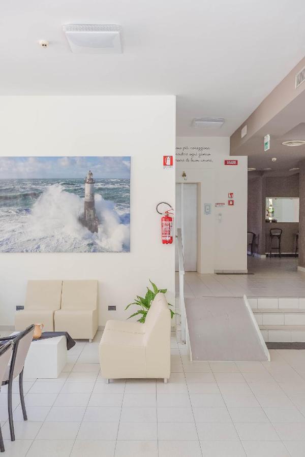 Hotel Confort Rimini Exterior photo
