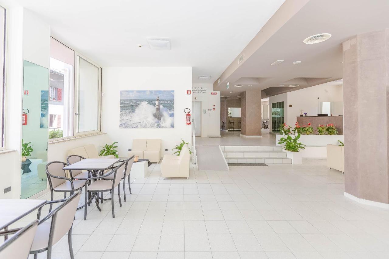Hotel Confort Rimini Exterior photo