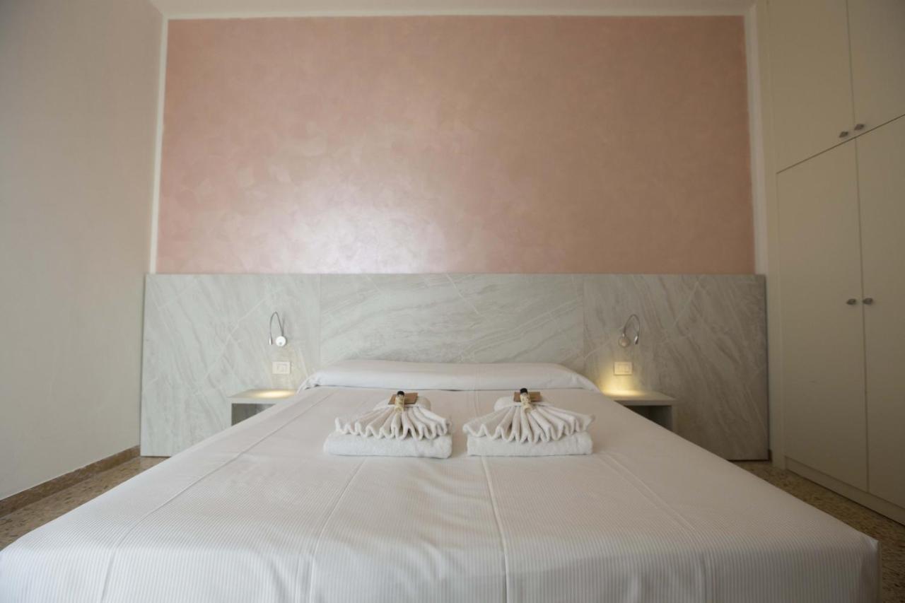 Hotel Confort Rimini Exterior photo